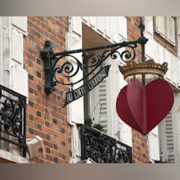 Welcome To My Closet … - Picture 6 of 14